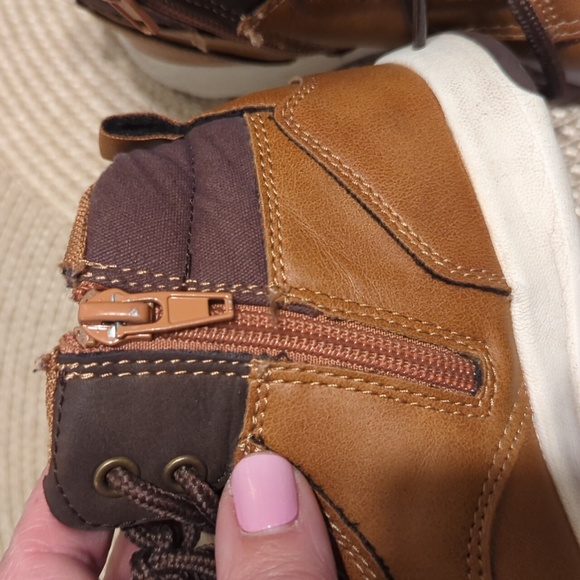 Perry Ellis boys shoes - Picture 3 of 7